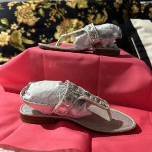 Like new Nina Silver sandals size 1   Only worn once!